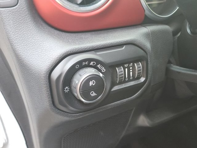 Used 2021 Jeep Gladiator Rubicon AWD/4WD image 15