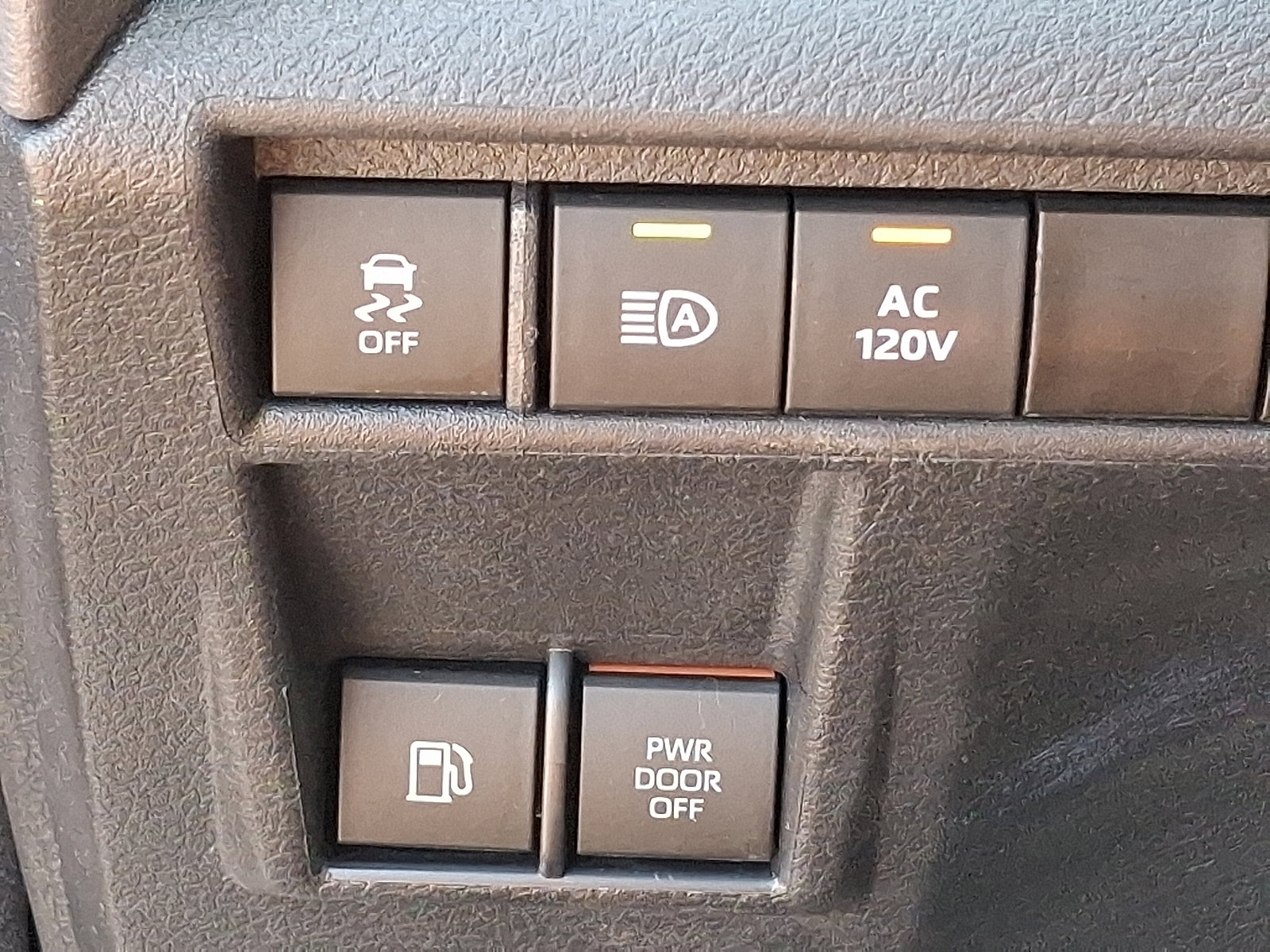 Certified 2023 Toyota Sienna XSE w/ XSE Plus Package image 27