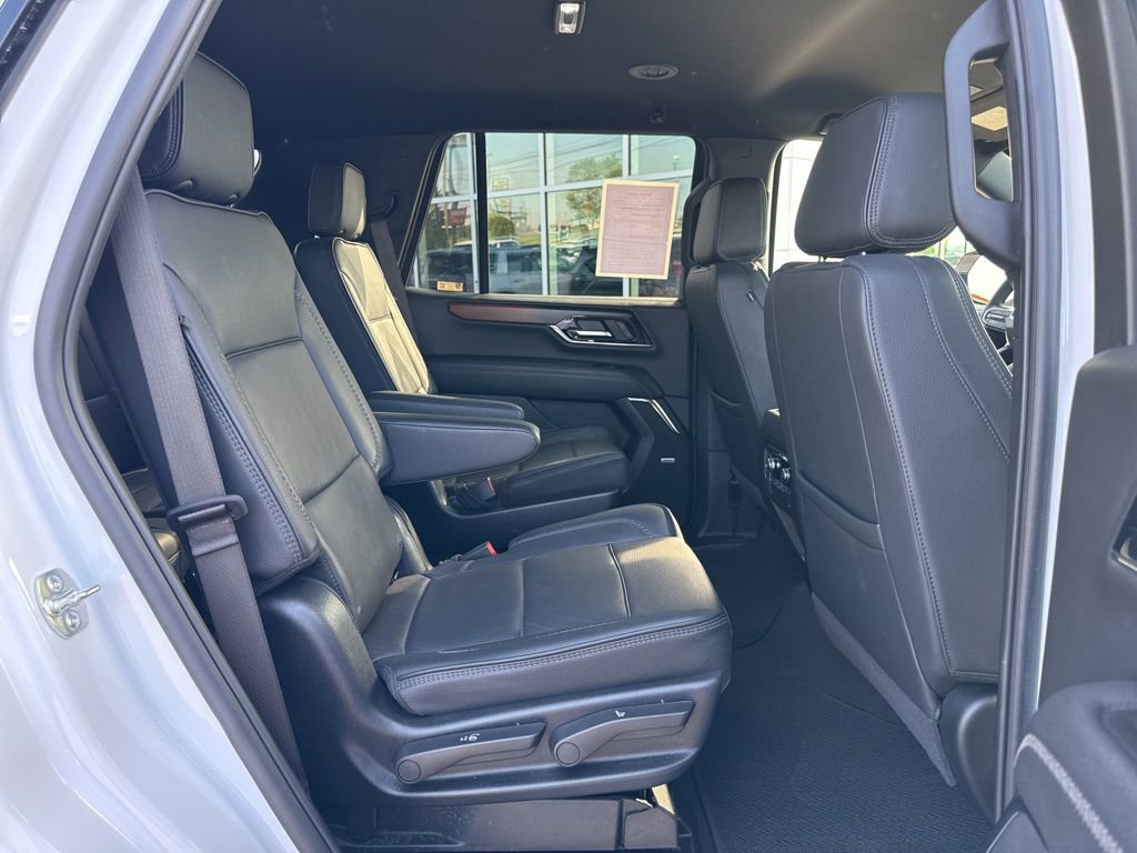 Used 2025 GMC Yukon Denali RWD image 21