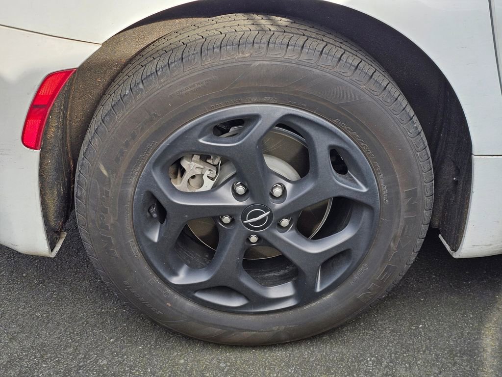 Used 2023 Chrysler Pacifica Limited w/ S Appearance Package image 9
