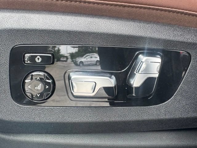 New 2026 BMW X5 xDrive50e w/ M Sport Package AWD/4WD image 13
