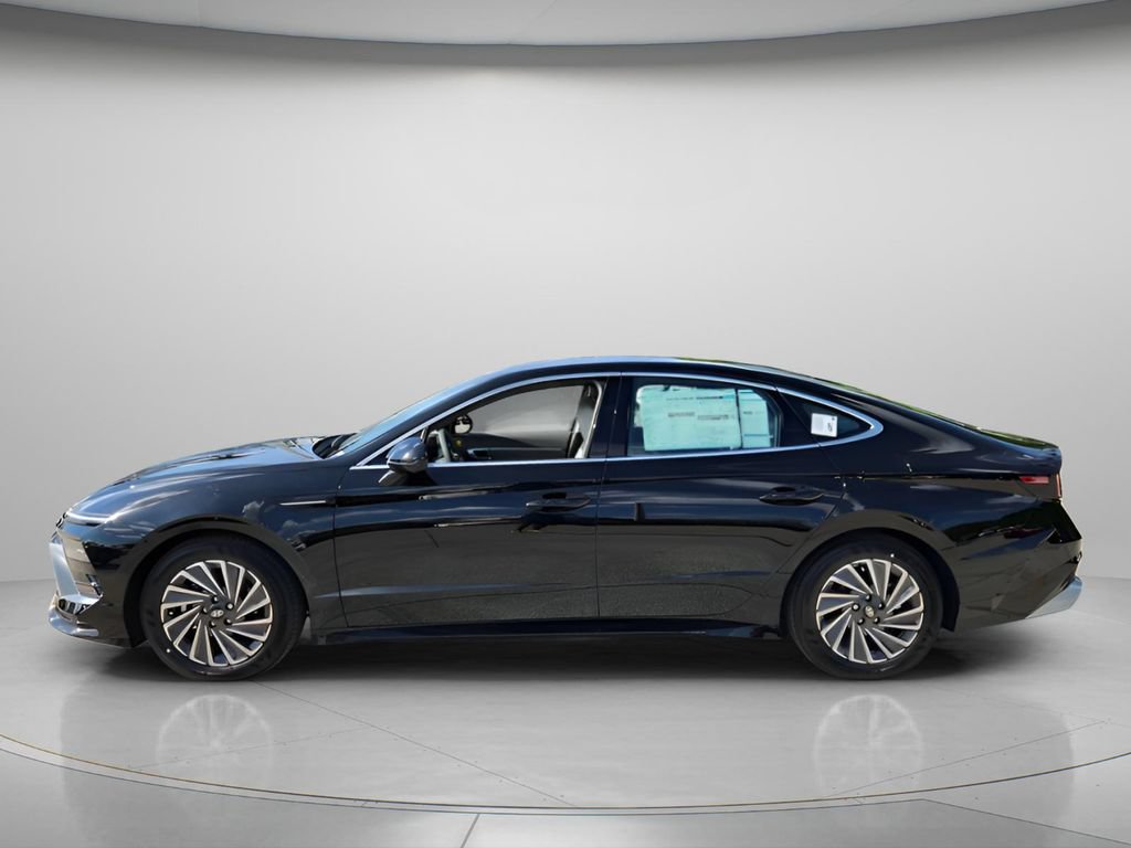 New 2026 Hyundai Sonata Limited FWD image 2