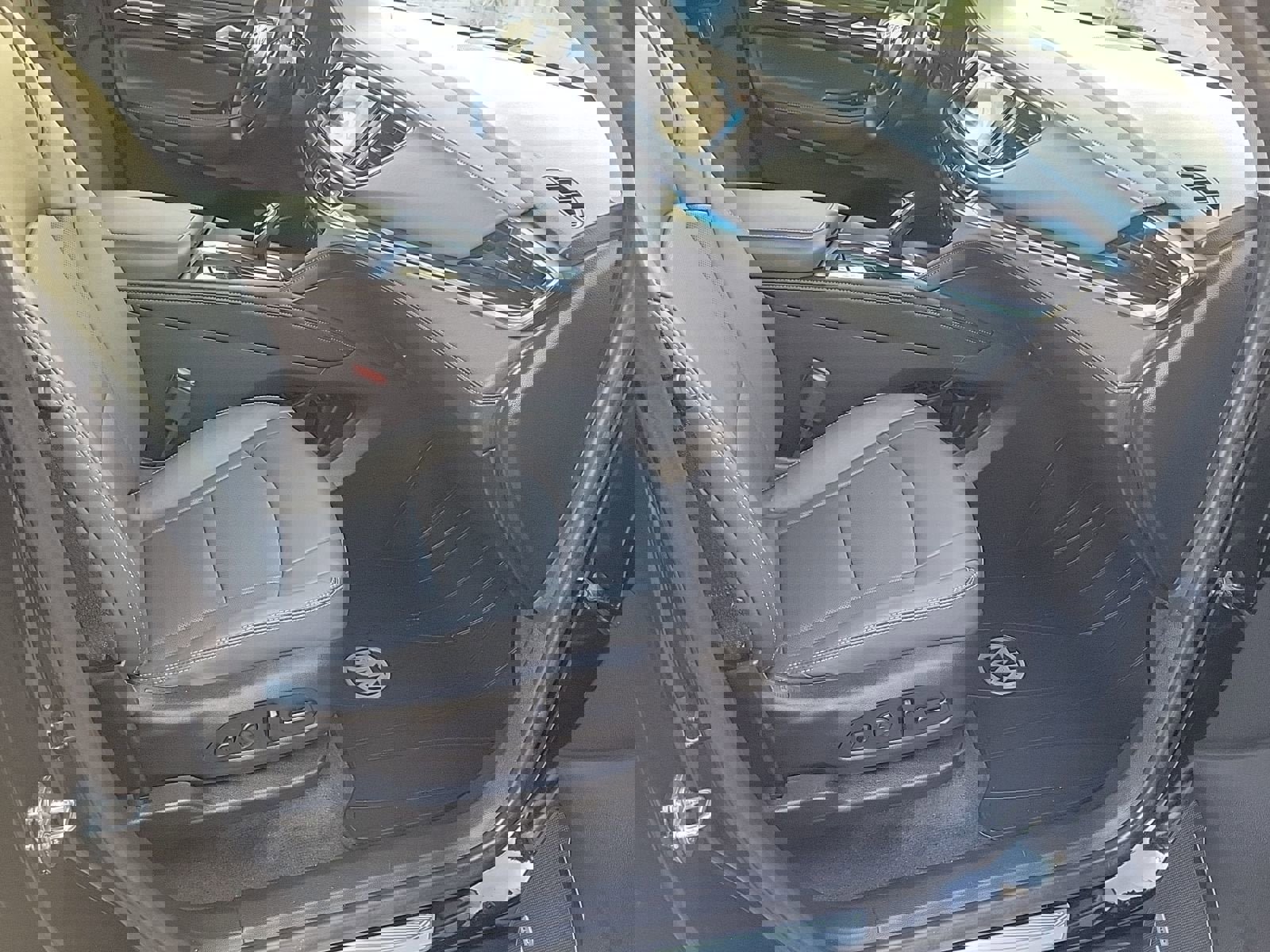 Used 2021 Buick Enclave Premium w/ Sun and Sites Package image 24