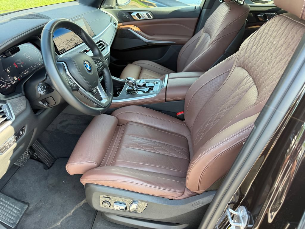 Used 2023 BMW X5 xDrive45e w/ Executive Package AWD/4WD image 3
