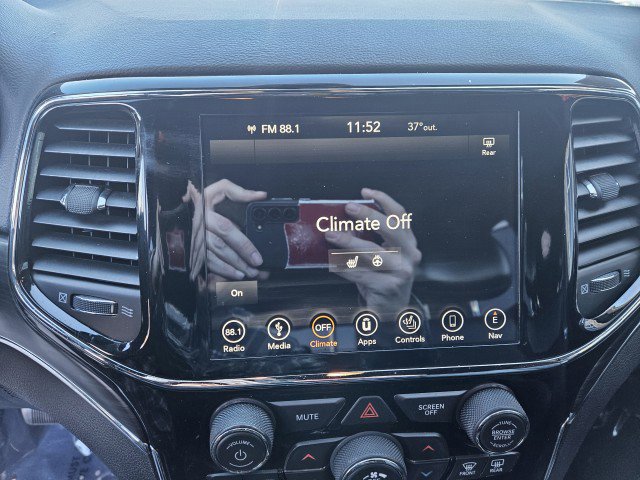 Used 2019 Jeep Grand Cherokee Limited image 20