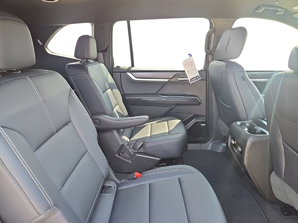 Used 2026 GMC Acadia Elevation w/ Elevation Premium Package AWD/4WD image 22