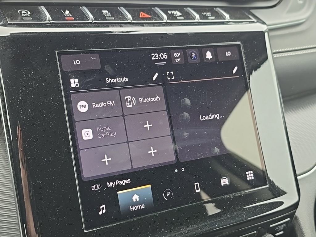 Used 2024 Jeep Grand Cherokee Laredo AWD/4WD image 27