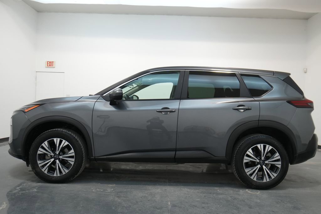Used 2023 Nissan Rogue SV image 4