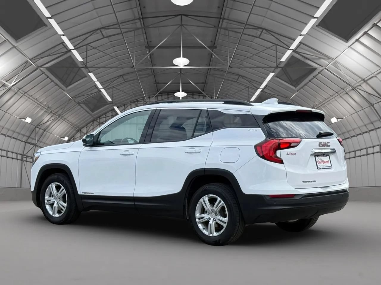 Used 2018 GMC Terrain SLE w/ Driver Convenience Package FWD image 5