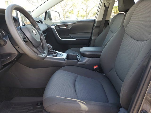 Used 2025 Toyota RAV4 XLE image 17