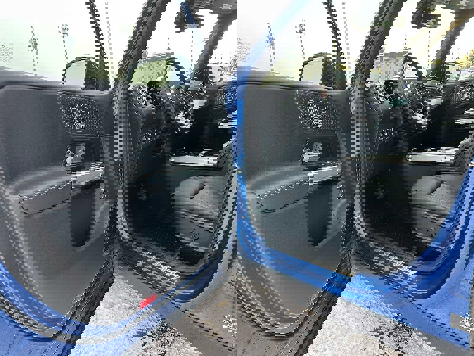 Used 2024 Mercedes-Benz GLB 250 4MATIC image 19