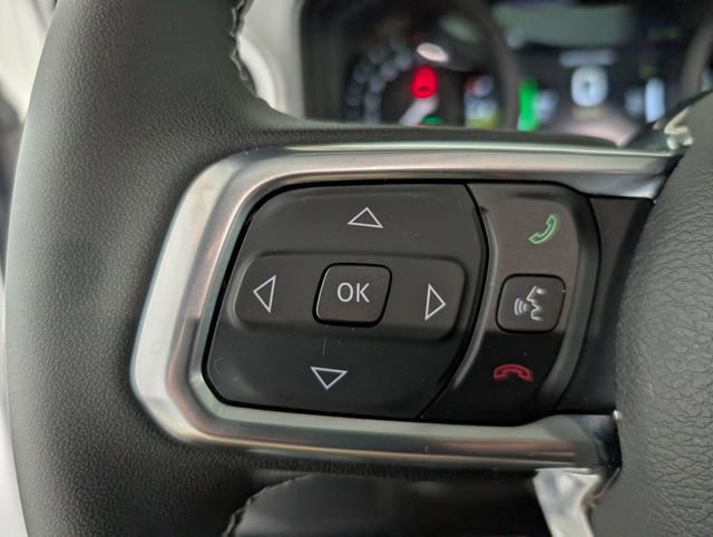 Used 2025 Jeep Wrangler Unlimited Sahara w/ Safety Group AWD/4WD image 17