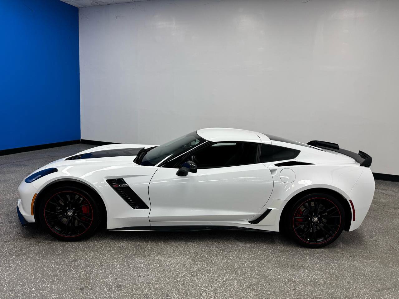 Used 2017 Chevrolet Corvette Z06 RWD image 6