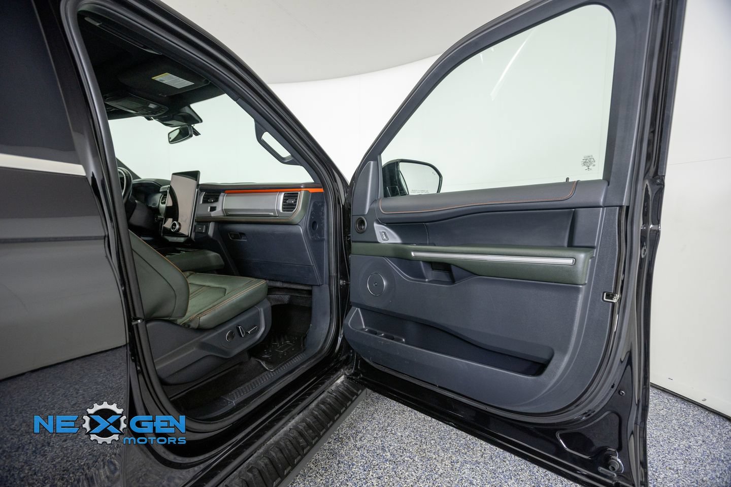 Used 2022 Ford Expedition Timberline w/ Equipment Group 501A AWD/4WD image 40