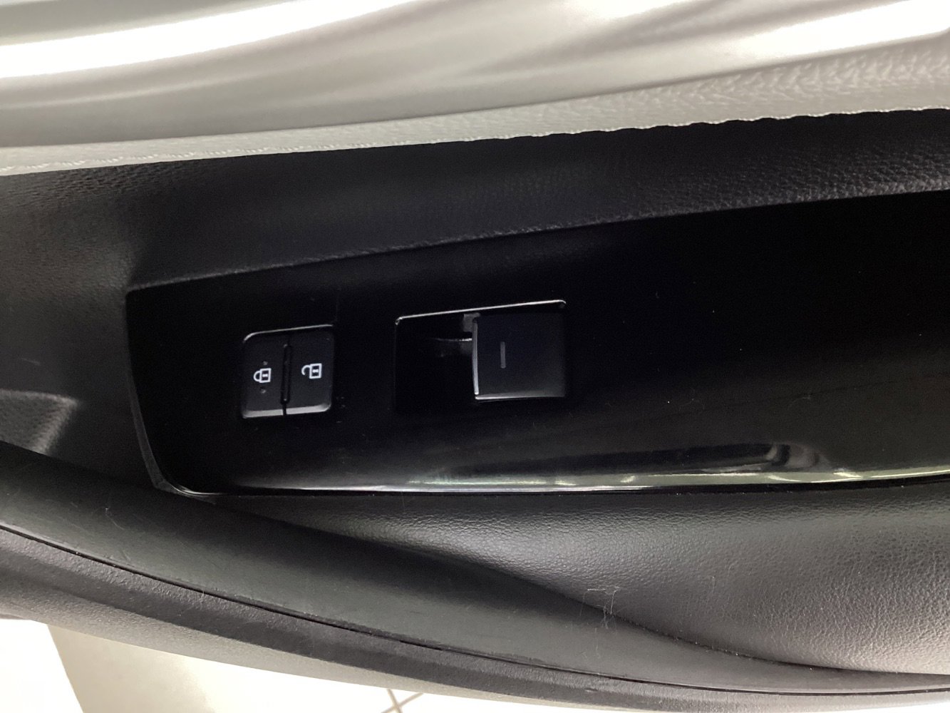 Used 2023 Toyota Corolla SE FWD image 38