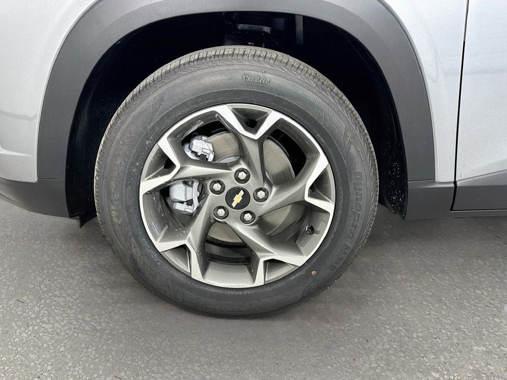 New 2026 Chevrolet Trax LT FWD image 31