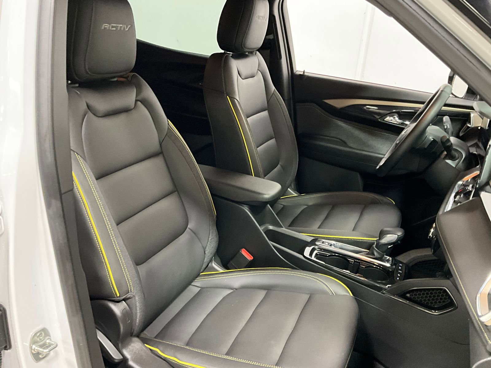 Used 2025 Chevrolet TrailBlazer ACTIV w/ Driver Confidence Package image 8