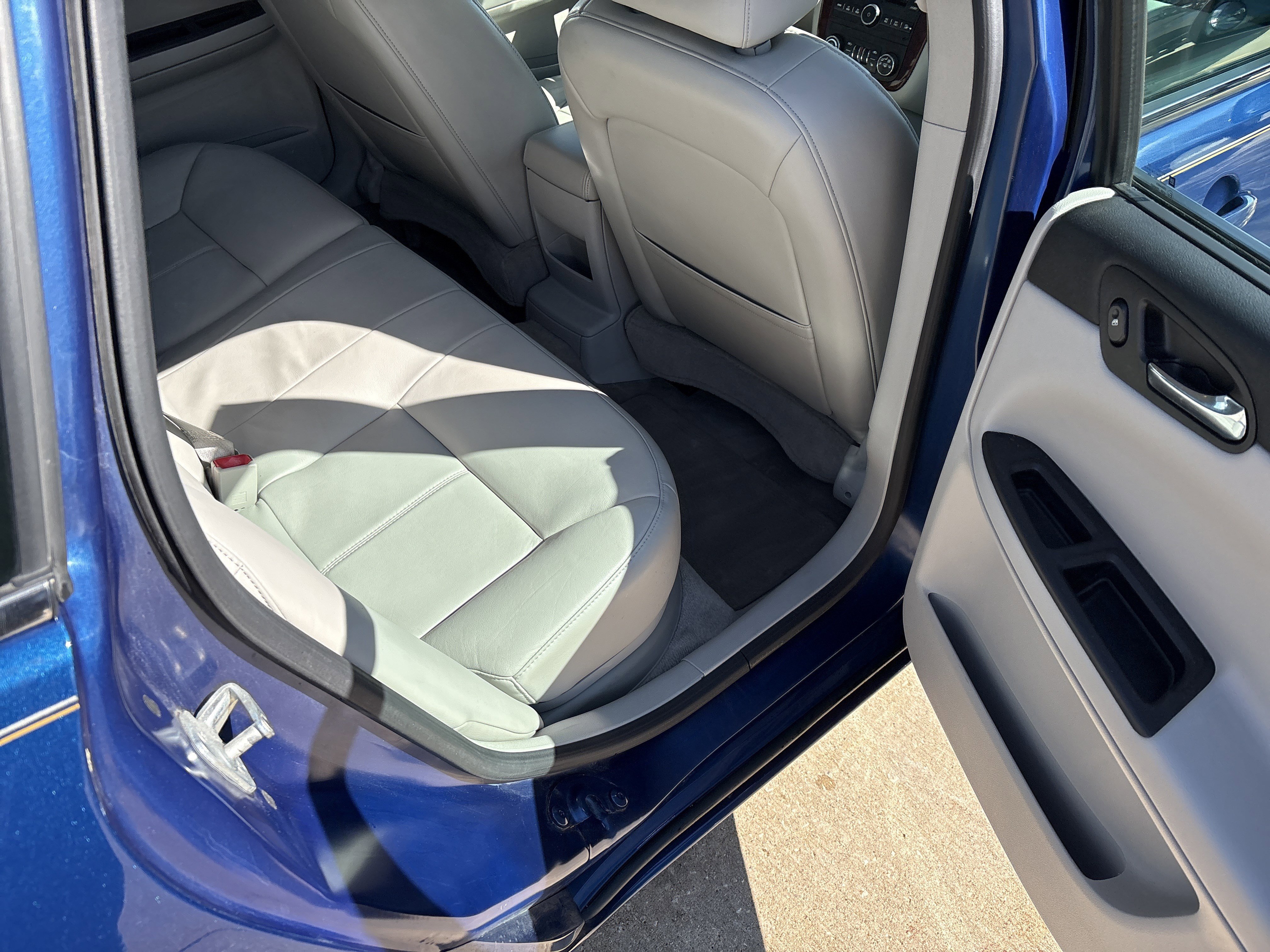 Used 2006 Chevrolet Impala LTZ FWD image 17