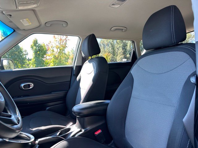 Used 2018 Kia Soul + FWD image 13