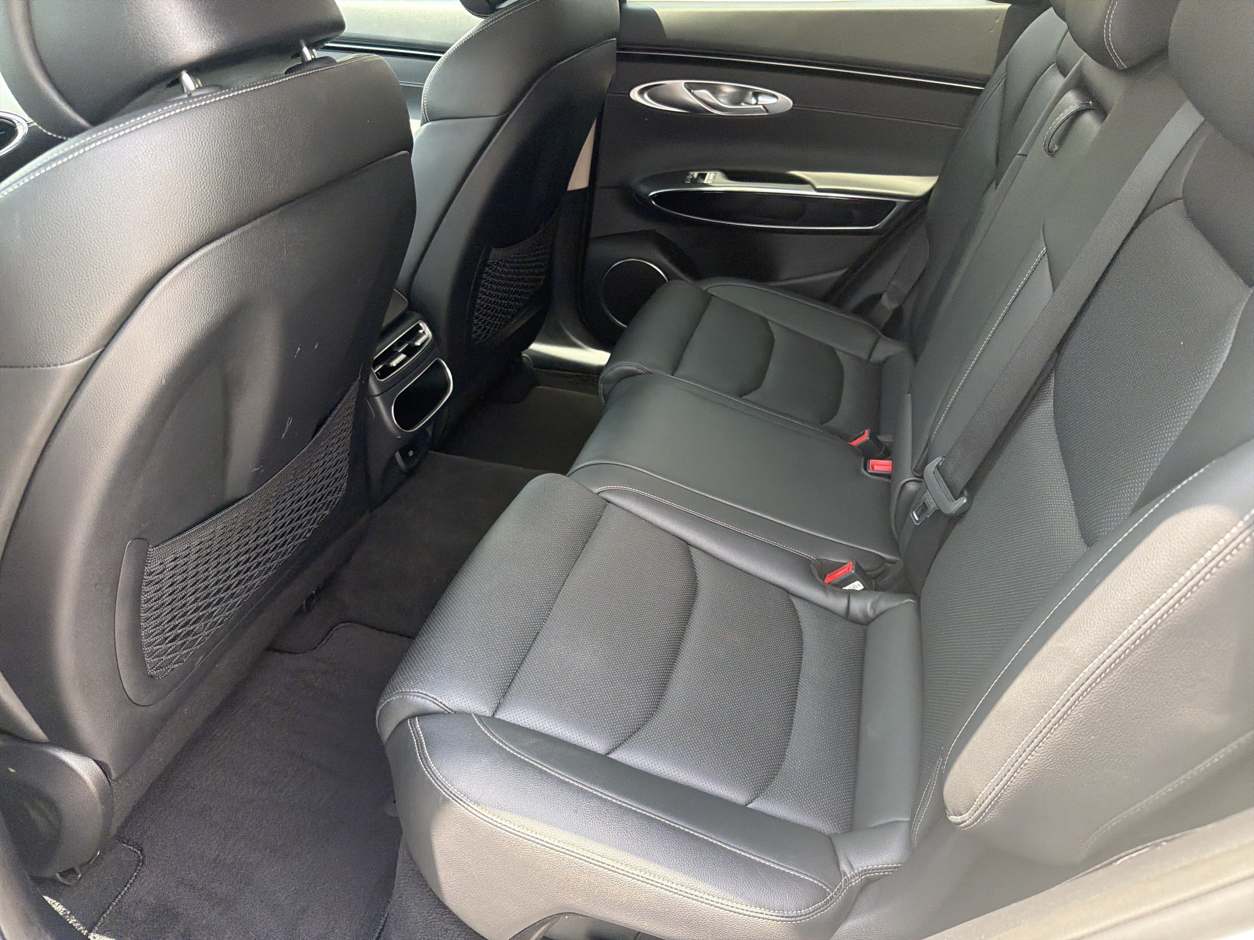 Used 2025 Genesis GV70 2.5T AWD/4WD image 30