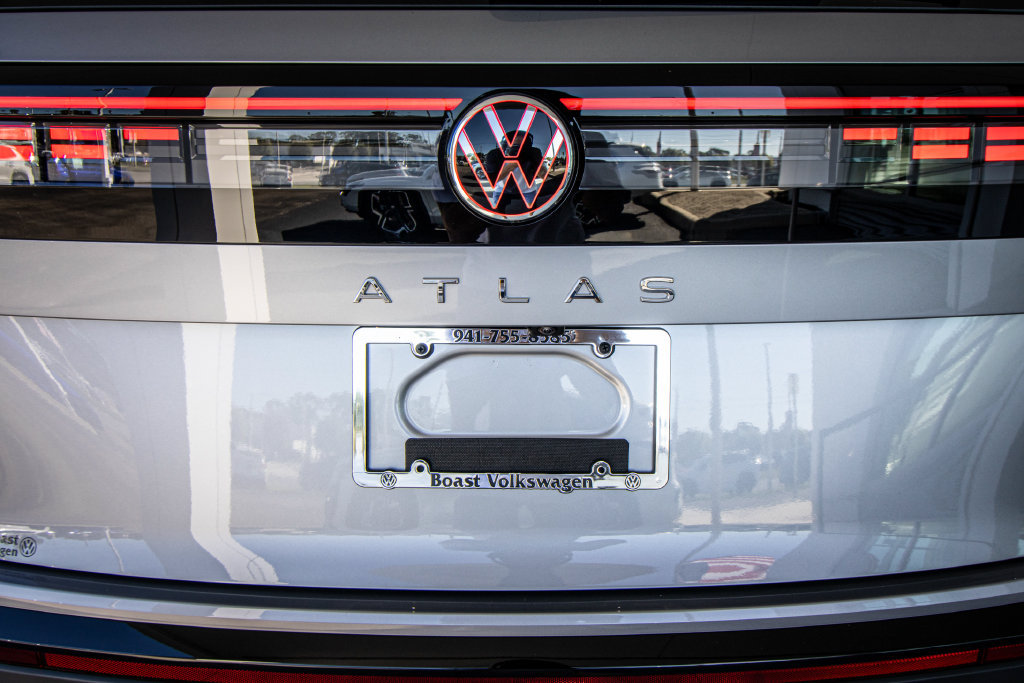 New 2027 Volkswagen Atlas SE FWD image 14