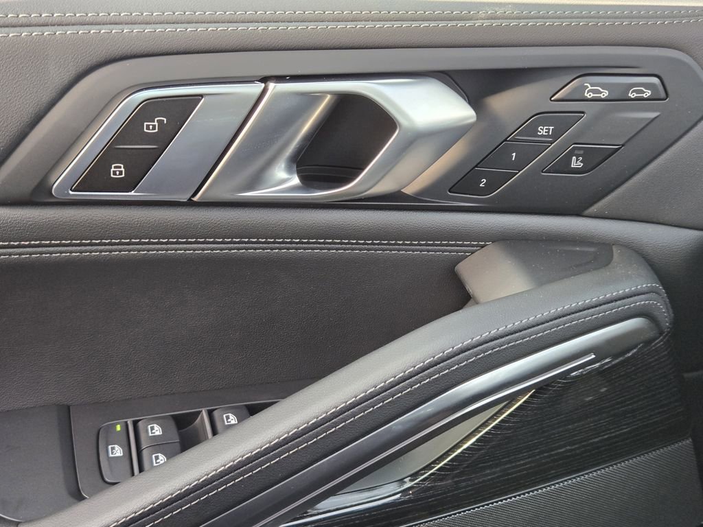 New 2026 BMW X6 xDrive40i w/ Climate Comfort Package image 23