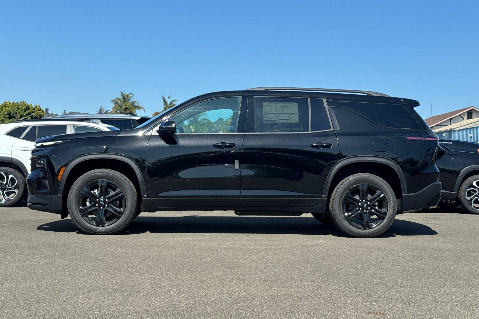 New 2027 Chevrolet Traverse LT w/ Midnight/Sport Edition FWD image 12