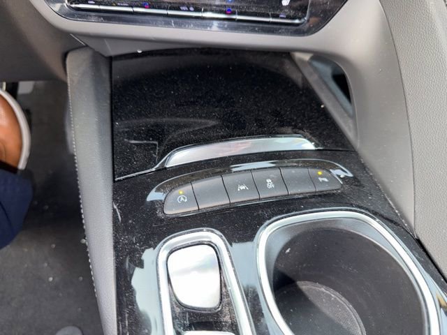 Used 2023 Buick Envision Essence image 42