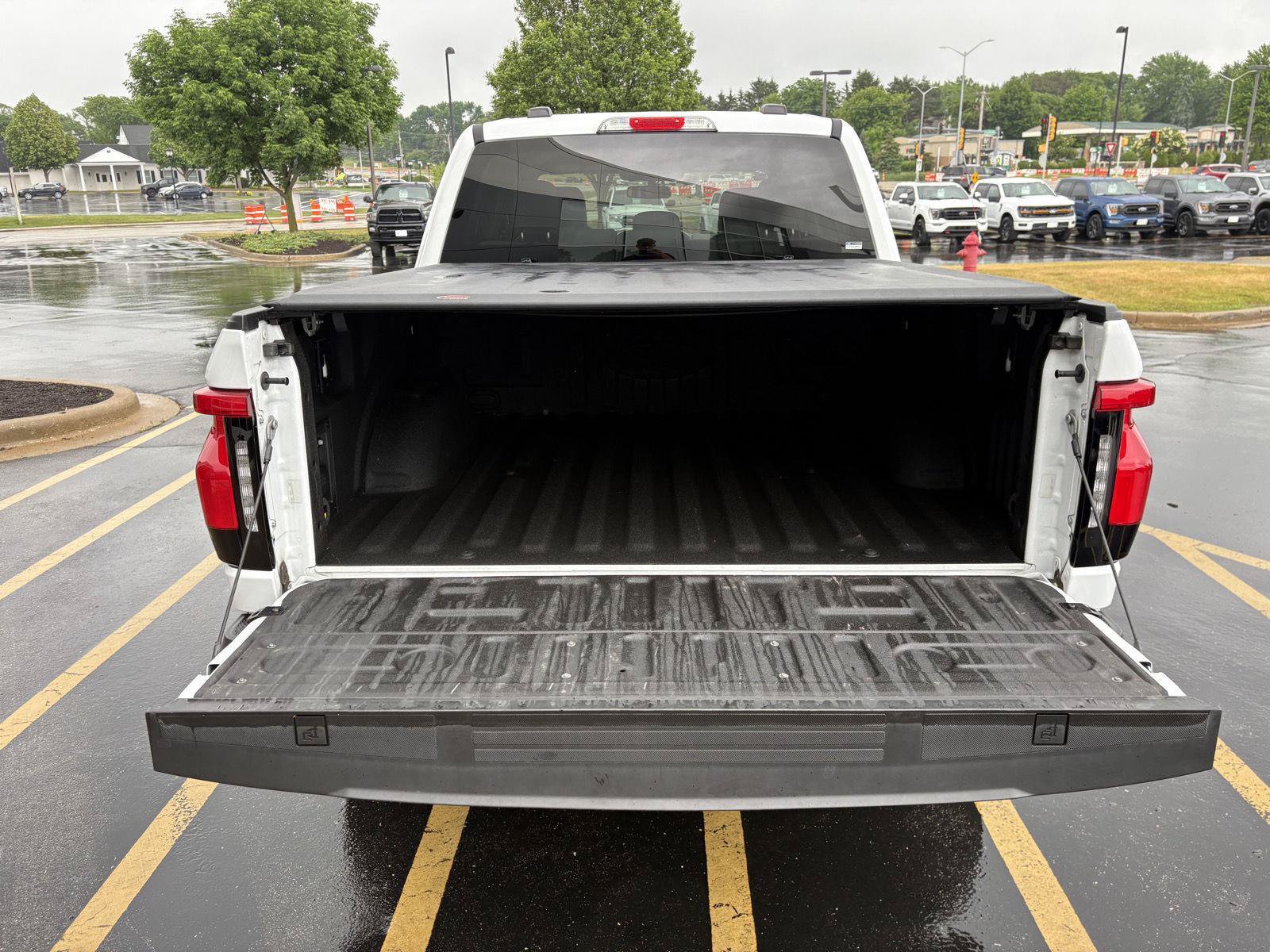 Used 2022 Ford F150 Lightning Pro AWD/4WD image 7