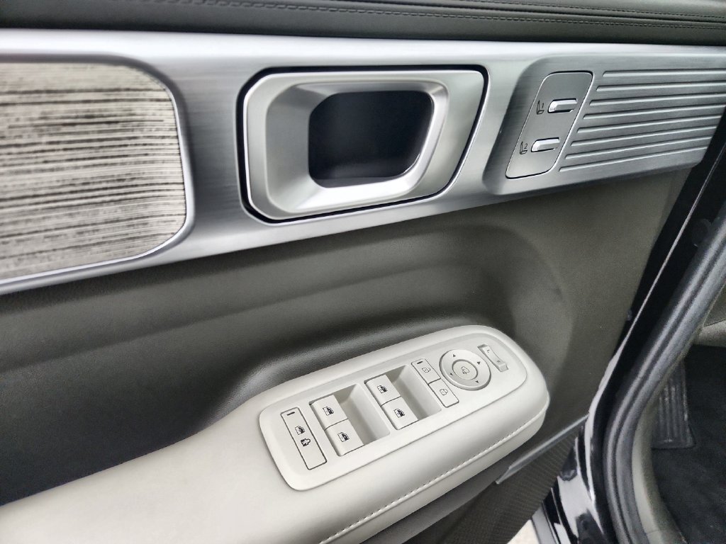 Used 2024 Hyundai Santa Fe Calligraphy AWD/4WD image 23