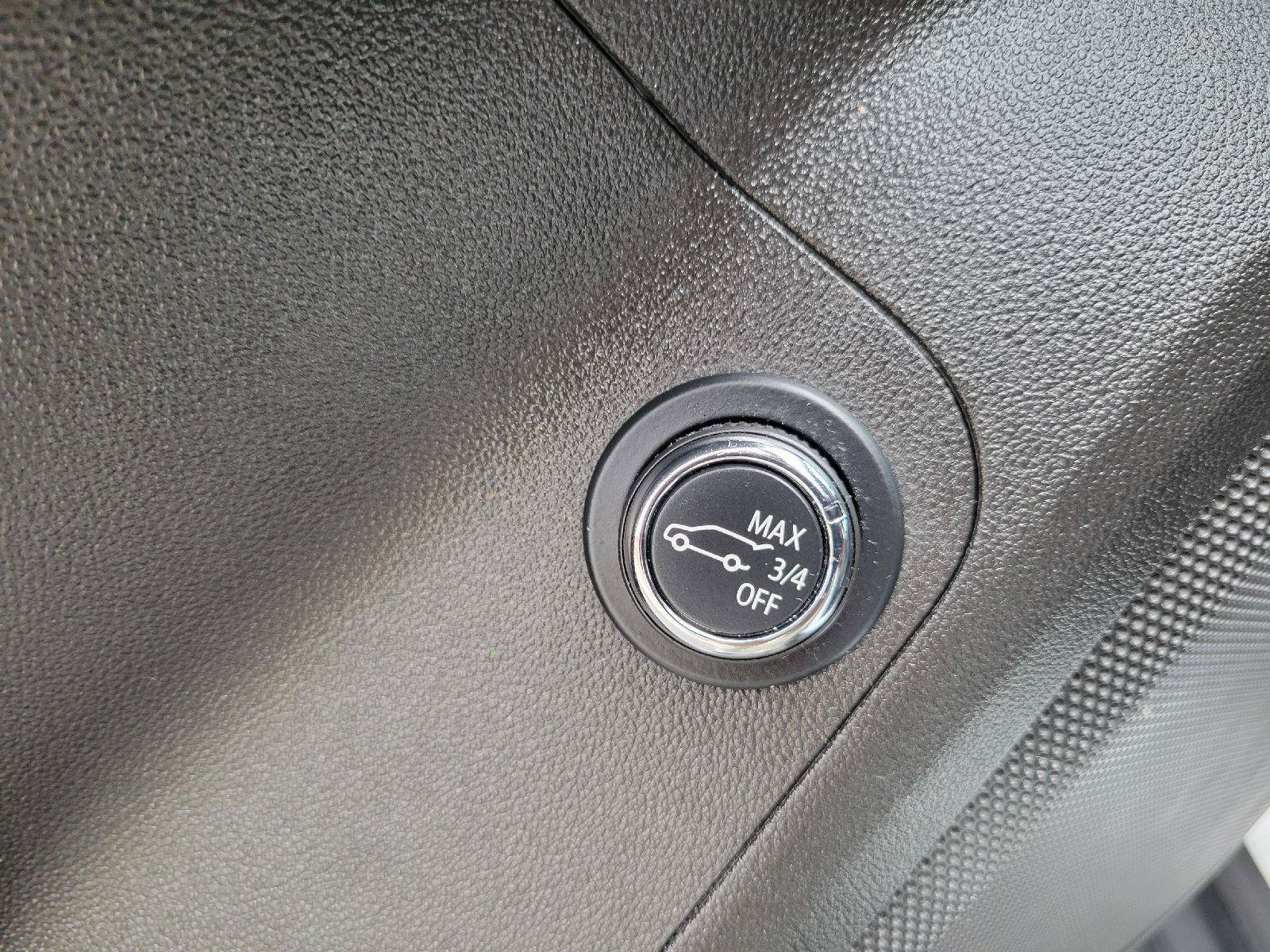 Used 2023 GMC Acadia SLE w/ Driver Convenience Package FWD image 10