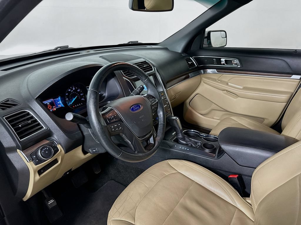 Used 2017 Ford Explorer Limited FWD image 10