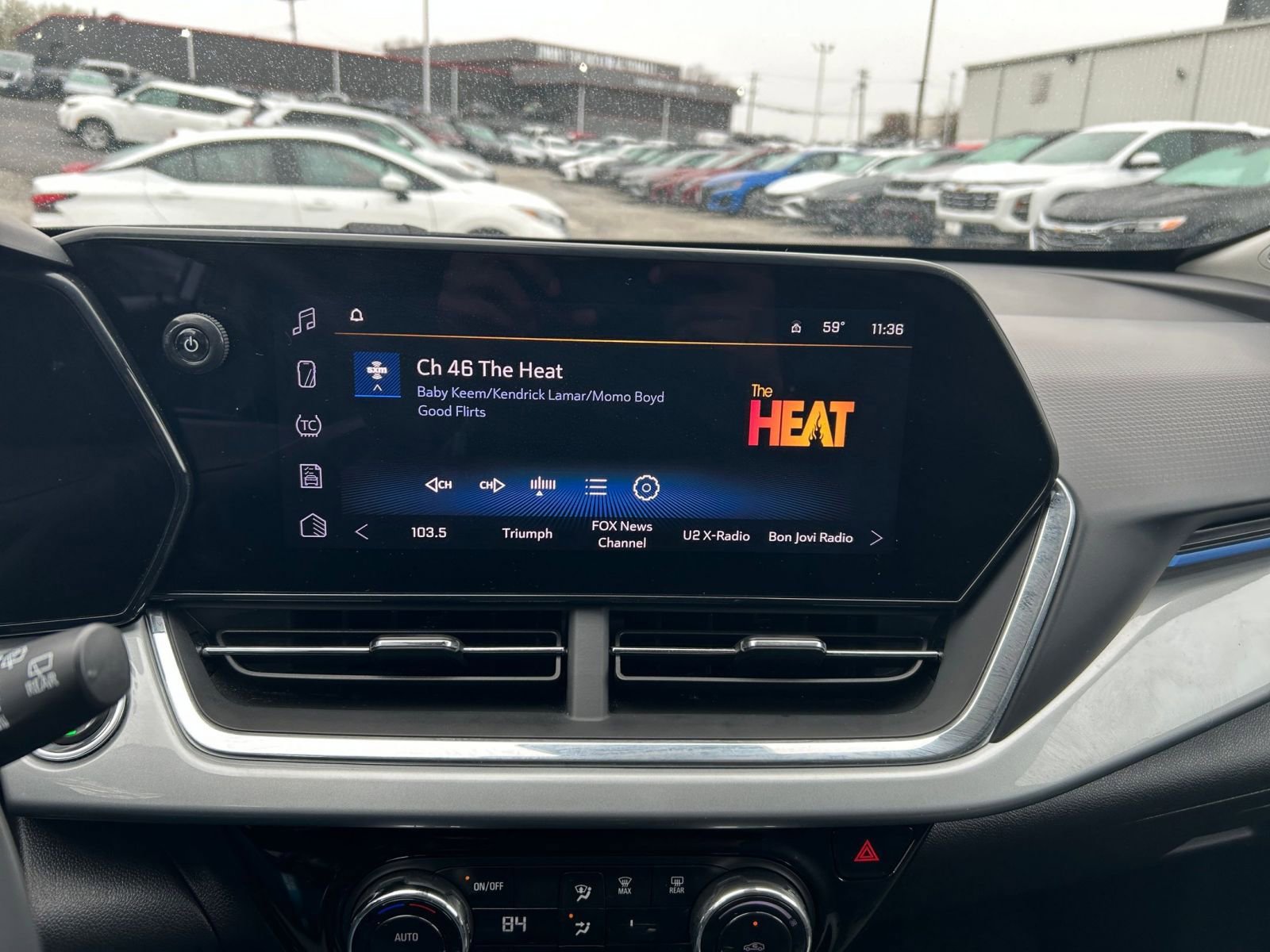 Used 2025 Chevrolet Trax LT w/ LT Convenience Package image 17