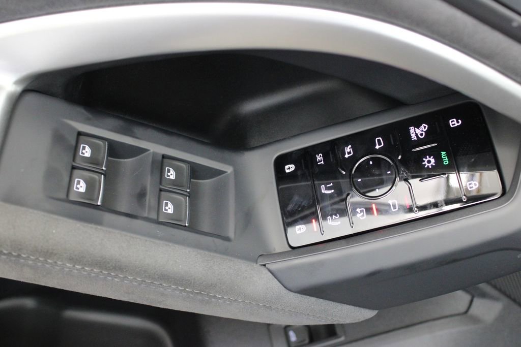 New 2026 Audi SQ5 Premium Plus image 18