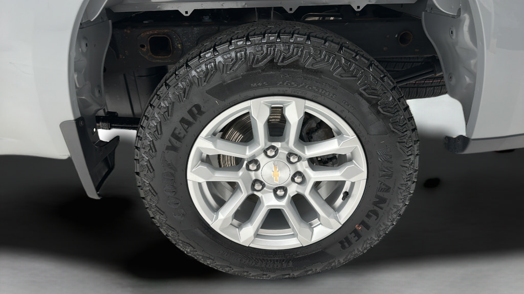 Used 2024 Chevrolet Silverado 1500 LT AWD/4WD image 10