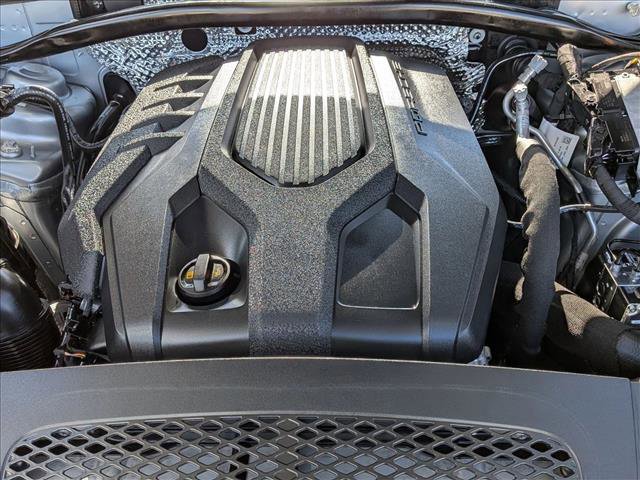 Certified 2025 Porsche Macan Turbo image 28