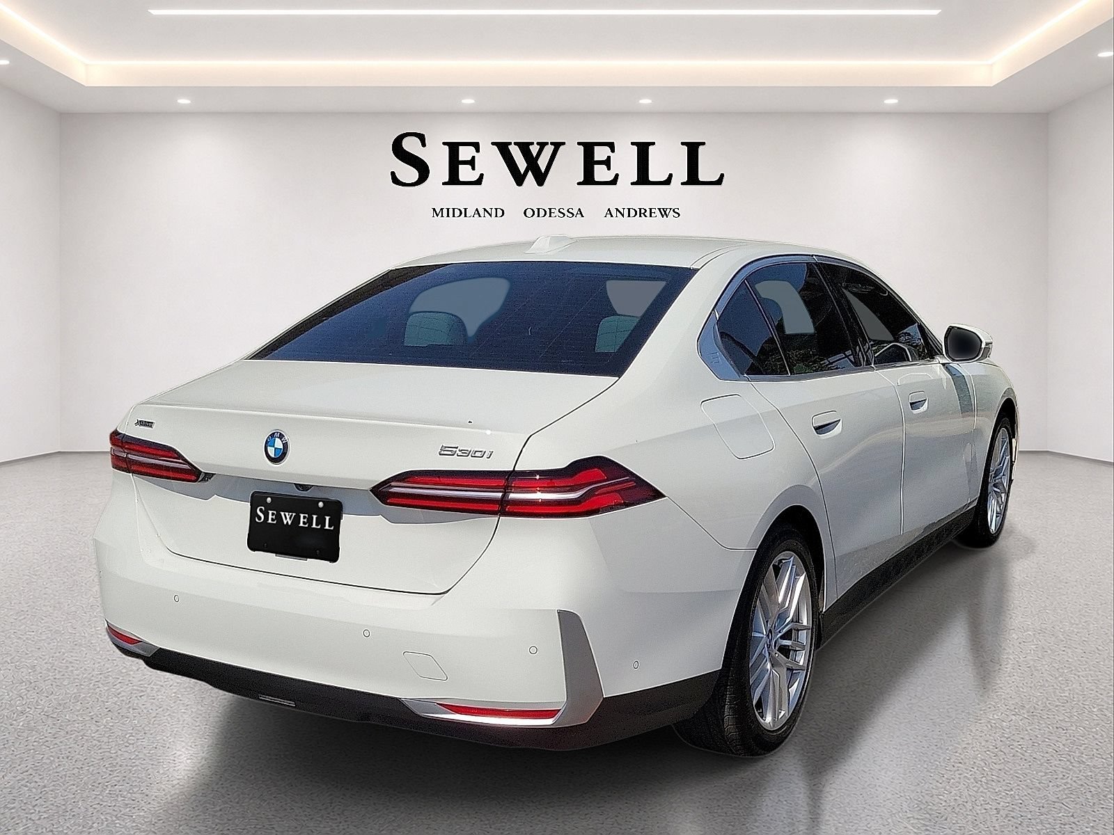 Used 2025 BMW 530i xDrive AWD/4WD image 4