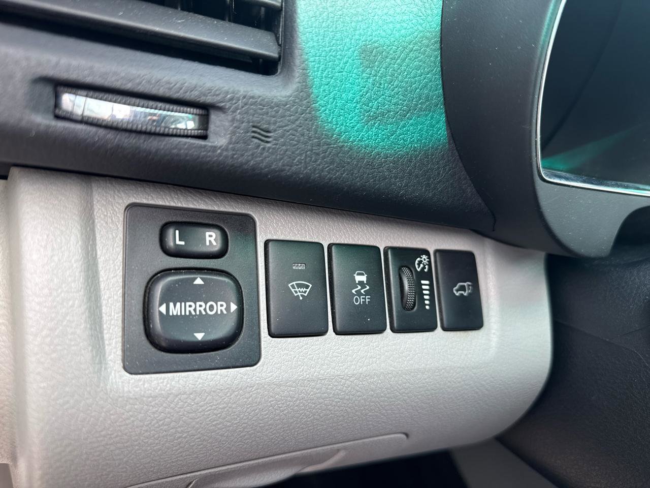 Used 2012 Toyota Highlander SE FWD image 29