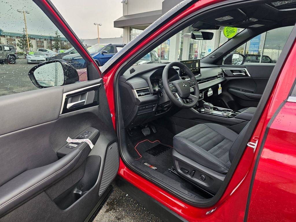 New 2026 Mitsubishi Outlander AWD image 16