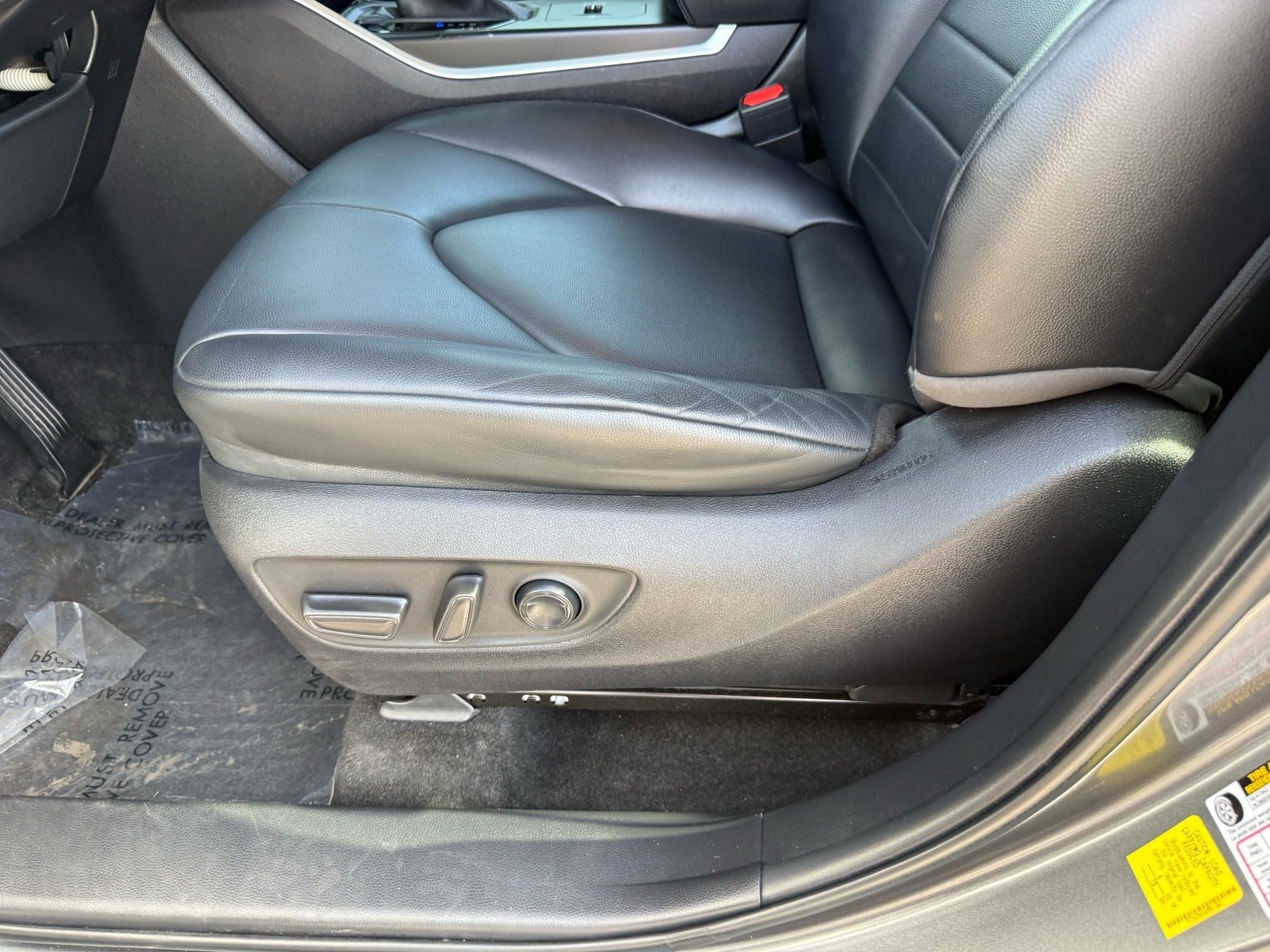 Used 2023 Toyota Highlander XLE FWD image 14