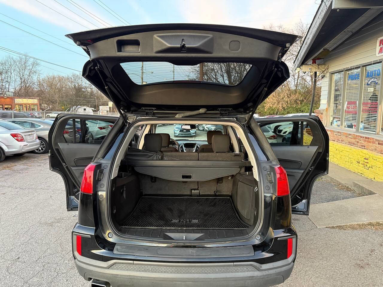 Used 2017 GMC Terrain SLE image 13