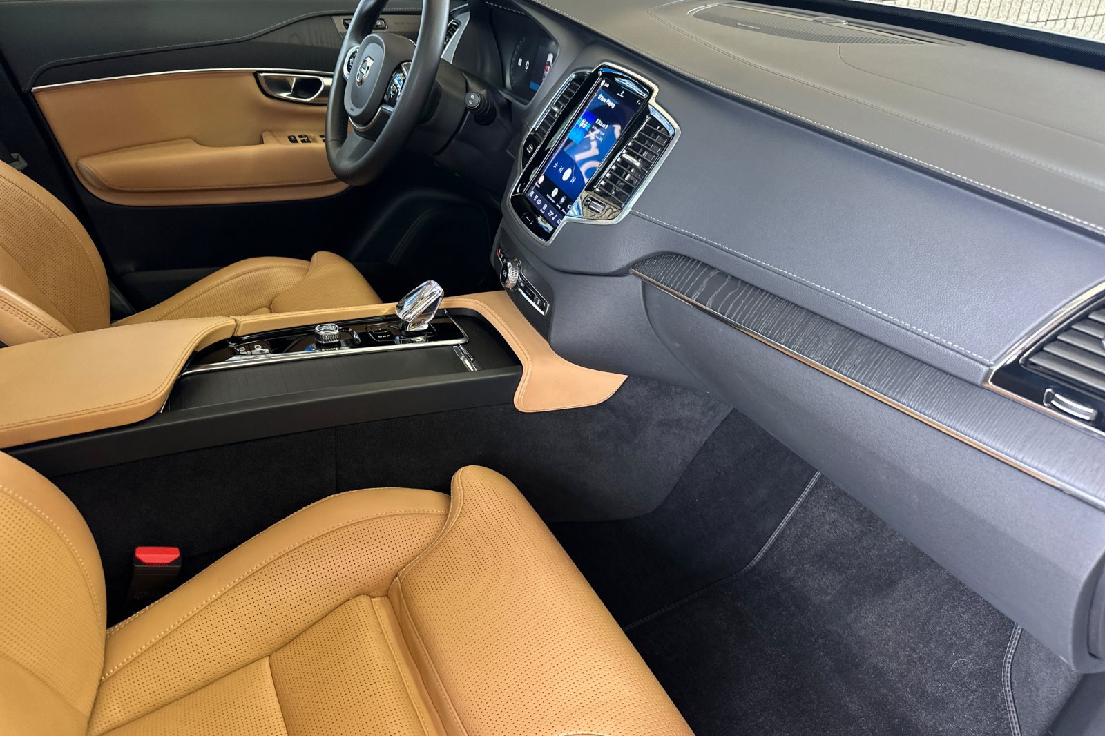 Certified 2024 Volvo XC90 T8 Ultimate w/ Lounge Package AWD/4WD image 20