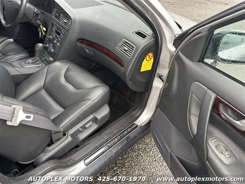 Used 2001 Volvo S60 2.4T image 18