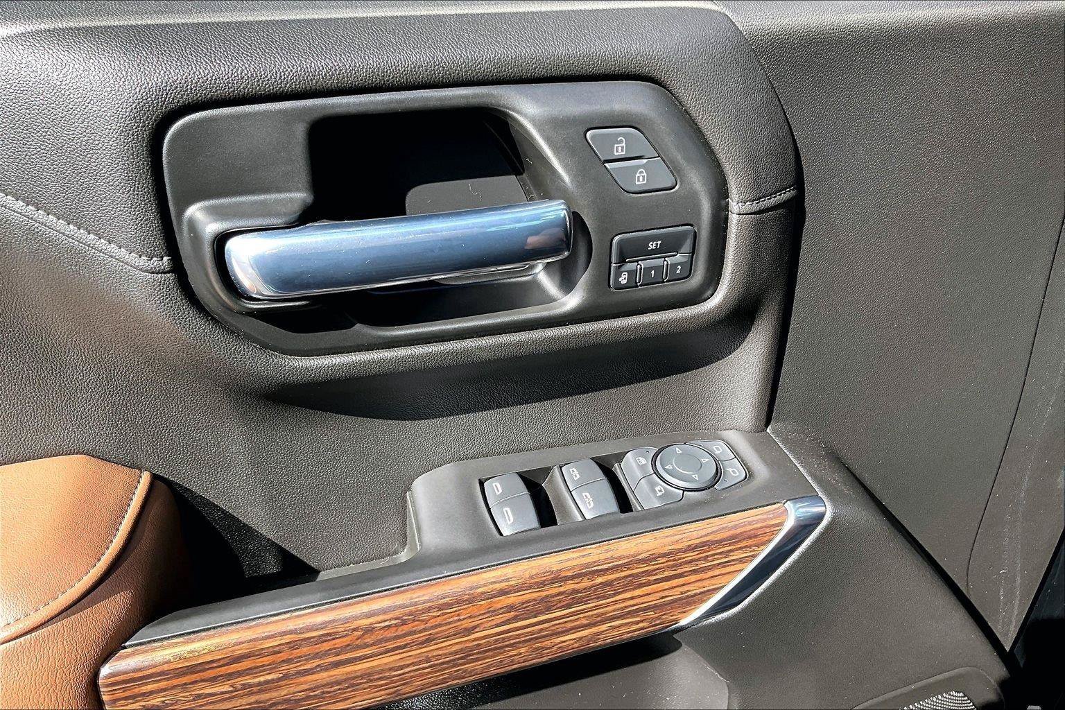 Used 2021 Chevrolet Silverado 1500 High Country AWD/4WD image 36