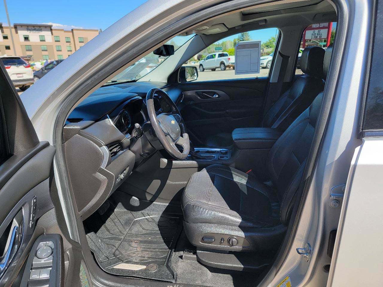 Used 2018 Chevrolet Traverse Premier w/ Redline Edition FWD image 7