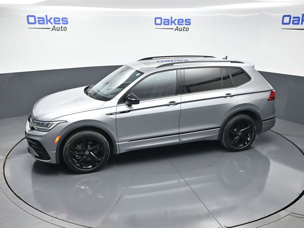 Used 2023 Volkswagen Tiguan SE R-Line FWD image 50