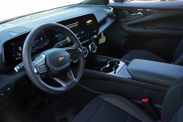 New 2025 Chevrolet Equinox EV LT image 24