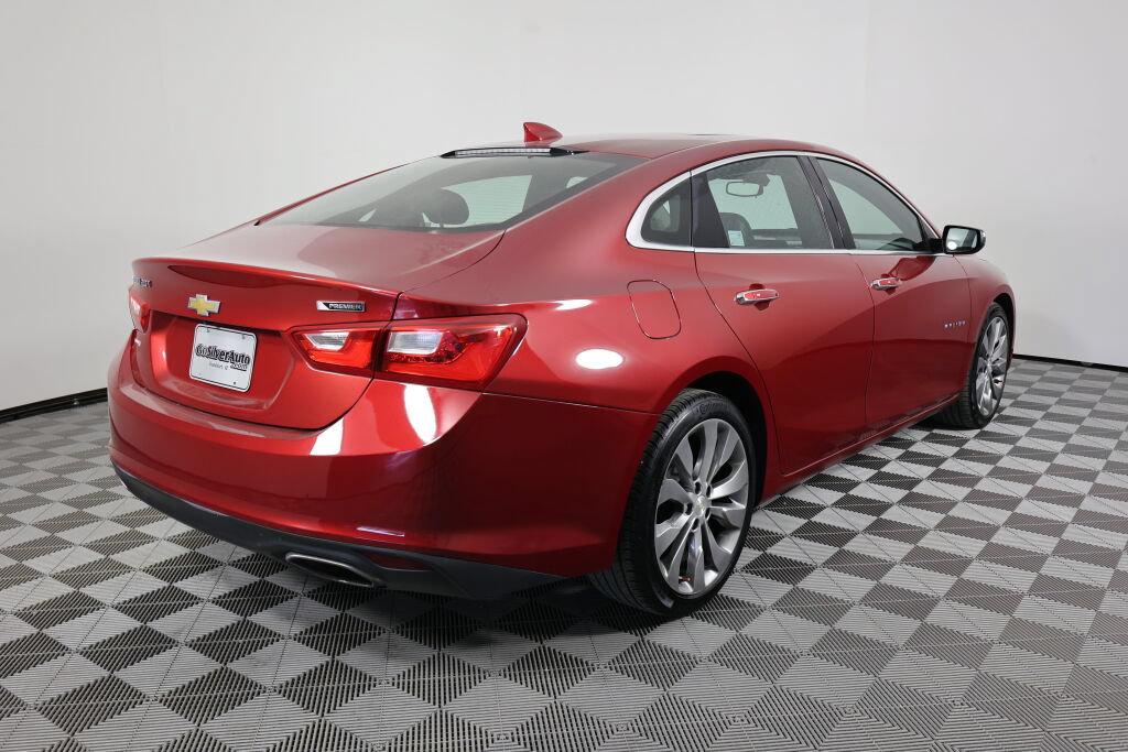 Used 2016 Chevrolet Malibu Premier FWD image 2