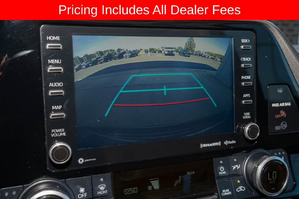 Used 2021 Toyota Highlander XLE FWD image 16