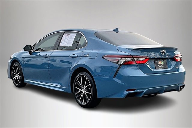 Used 2023 Toyota Camry SE image 4
